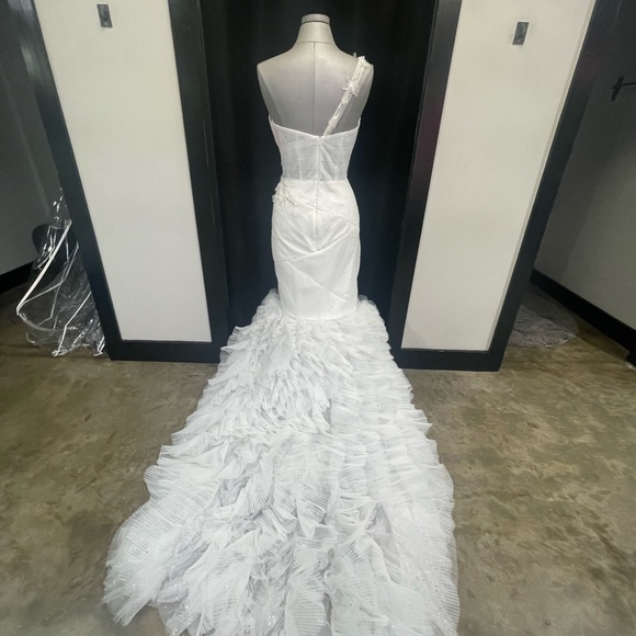 Ashley Lauren White Formal 11232 Sz 14 - Picture 2 of 6